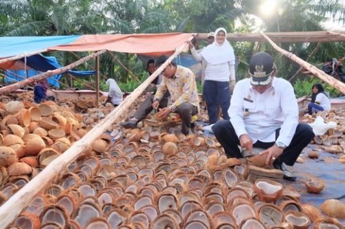 Dewan Inhil Sebut Pelaksanaan FKI Berhasil Dengan Adanya Eksport Kelapa ke Bangladesh